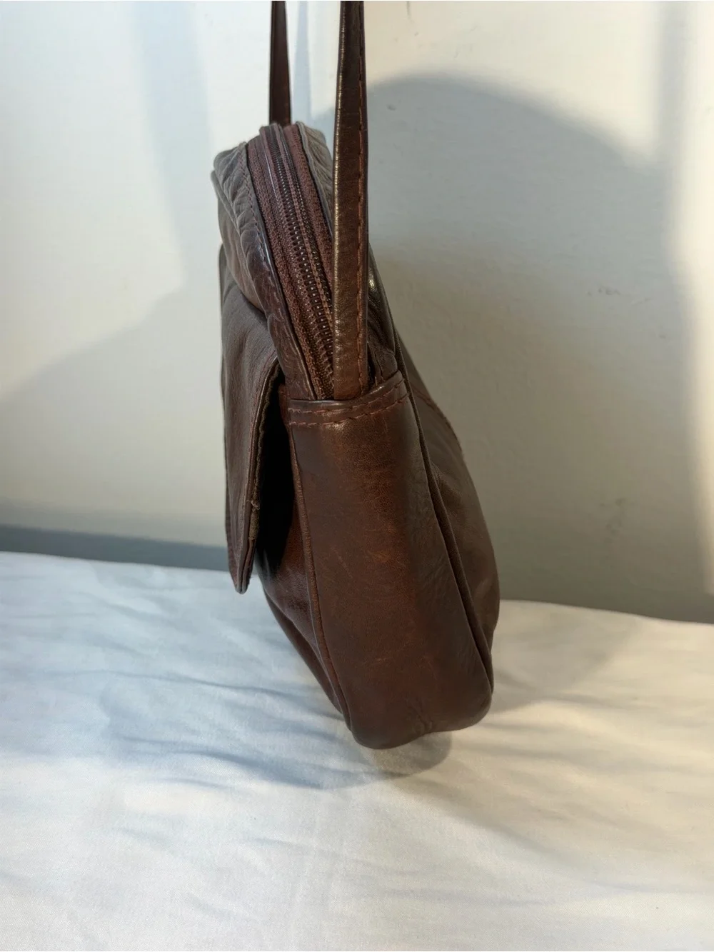 Vintage Classic Brown Leather Crossbody Bag - Unbranded